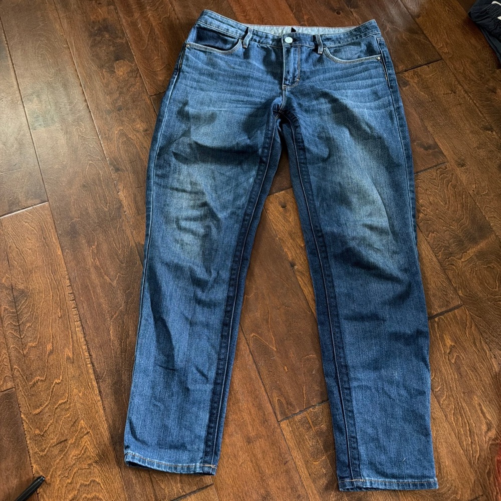 White House Black Market The Girlfriend Jeans Medium Wash Size 6